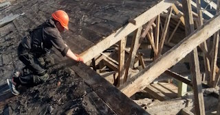Профессиональный демонтаж стропильной системы от Сварной-Слк в Соликамске от 562 рублей.